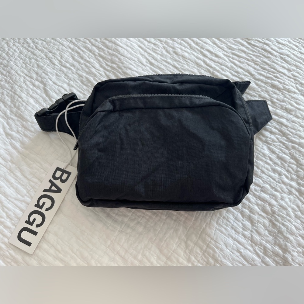 BNWT Baggu black fanny pack bag